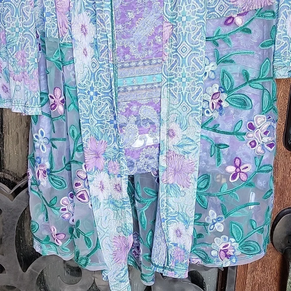 Floral Blue and Purple Women's 2 Piece Top - Picture 4 of 12